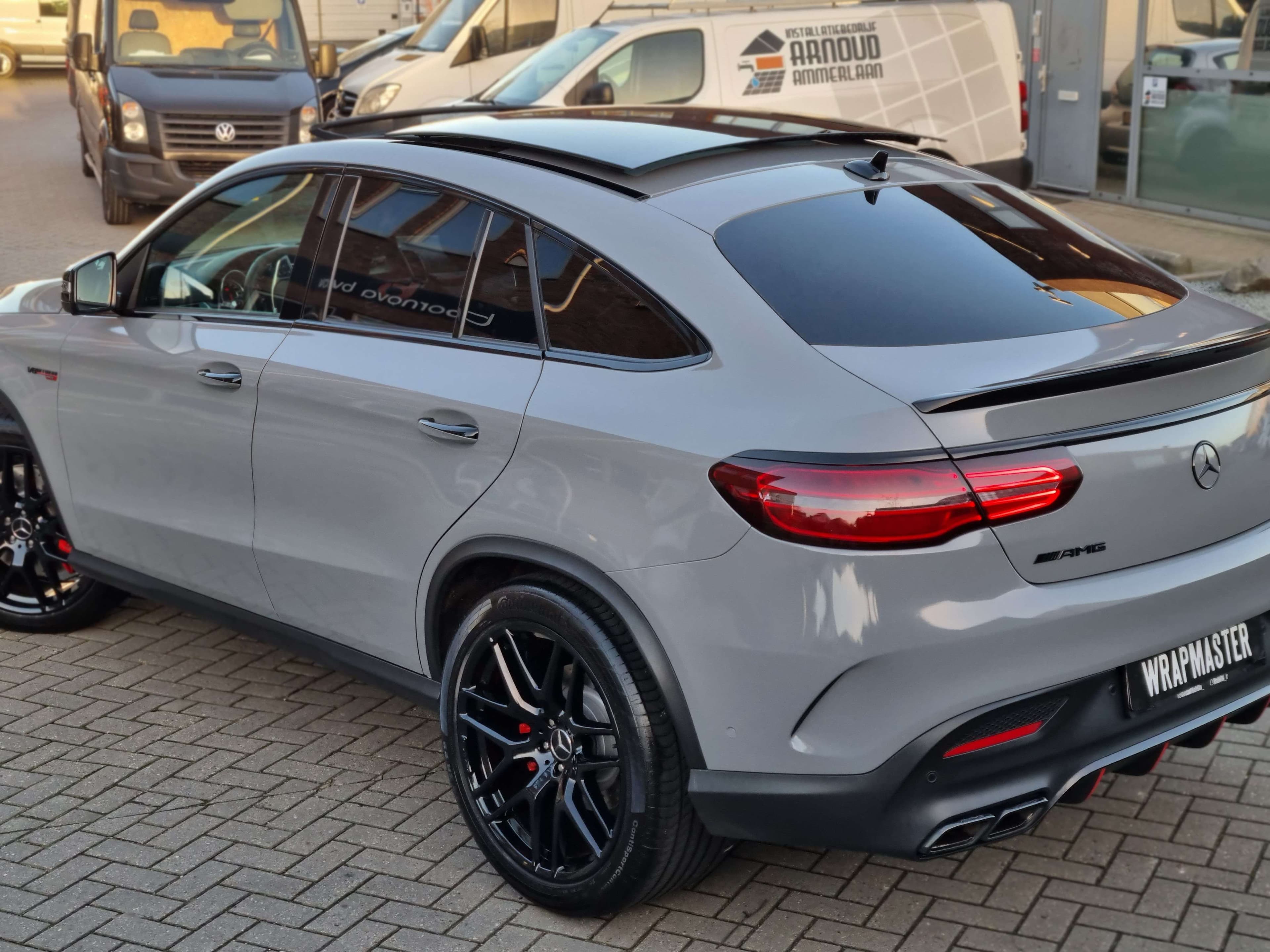 Getinte achterruiten op een personenauto bij Wrapmaster DH